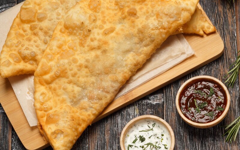 Чебурек с бананом и шоколадом