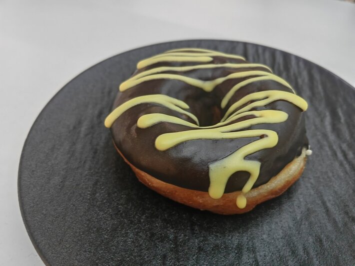 Донат банан - шоколад