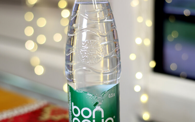 Вода BonAqua среднегазированная