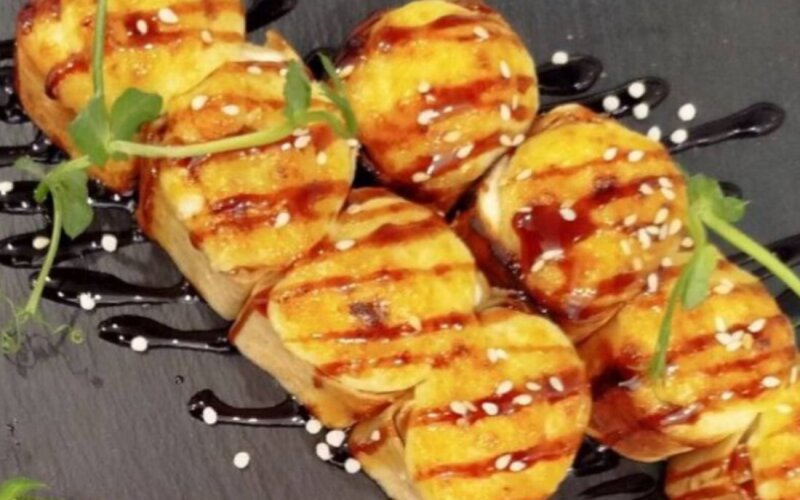 Ролл «Тортилья с курицей и ананасом»