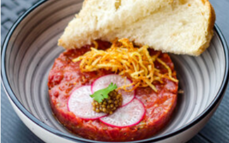 Тартар из говядины с картофелем пай