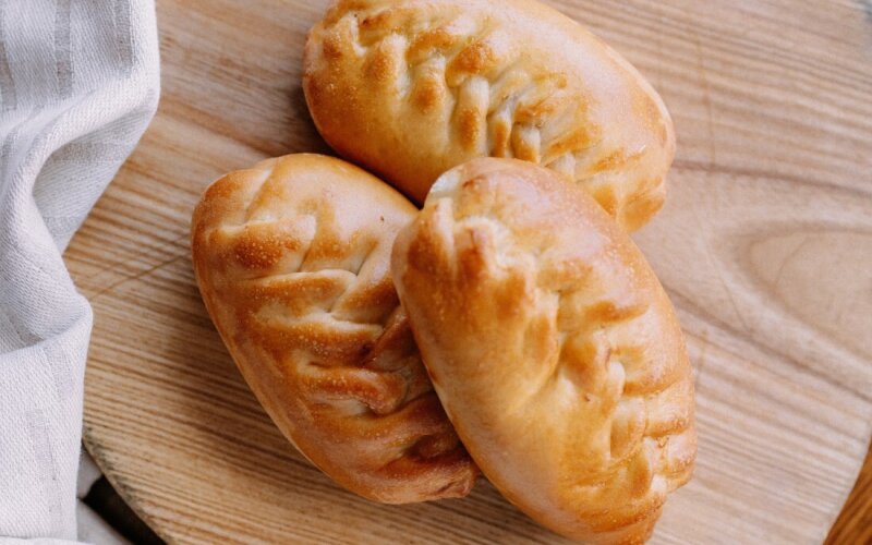 Пирожок с картошкой и грибами
