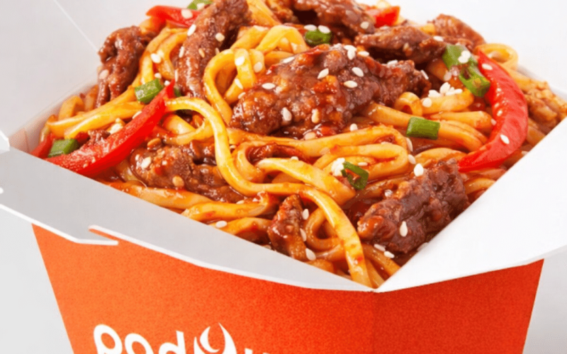 Говядина в сладком чили с яичной лапшой