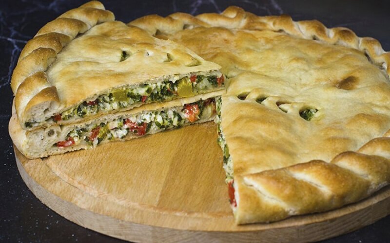 Пирог с брынзой и шпинатом