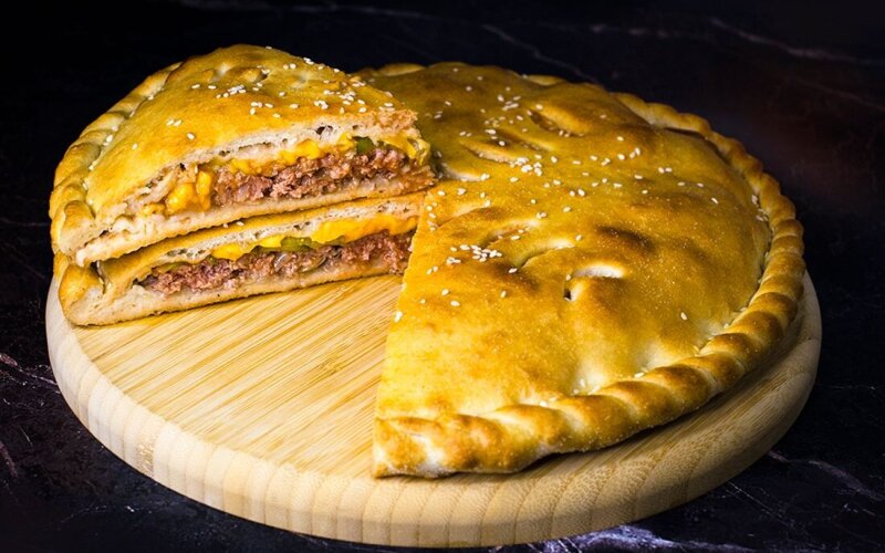 Пирог с говядиной и сыром чеддер