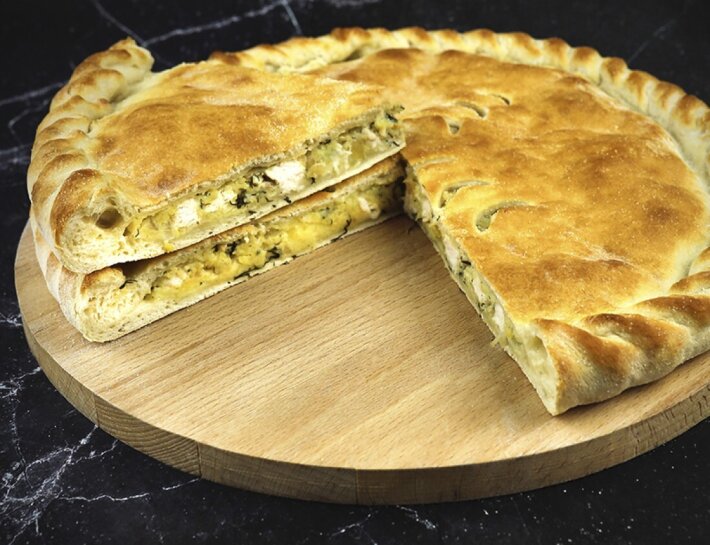 Пирог с курицей, сыром и картофелем