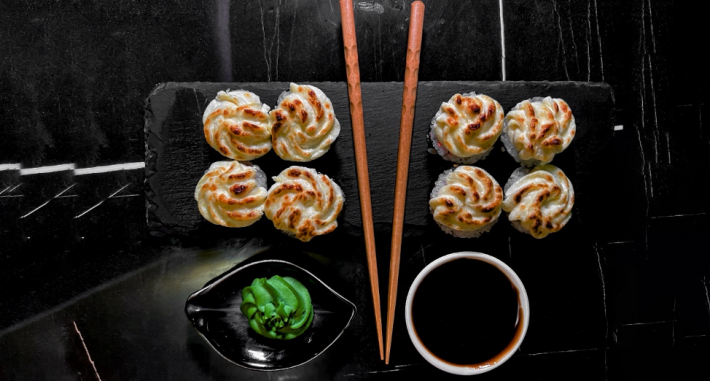 Запеченный ролл «Цезарь»