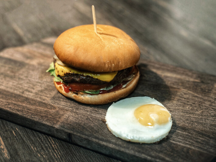 Бургер «Домашний» с яйцом