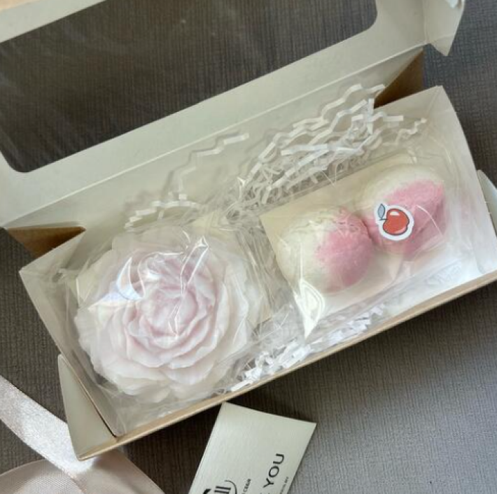 Набор из мыла и пены для ванны 2