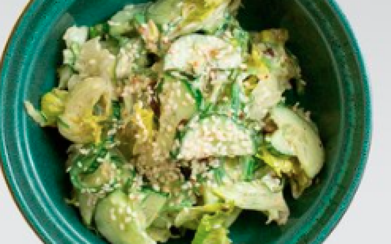 Салат с чуккой и огурцом