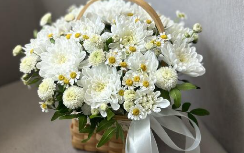 Корзинка из хризантем