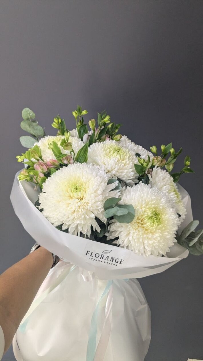 Букет Хризантем, эвкалипта и альстромерии