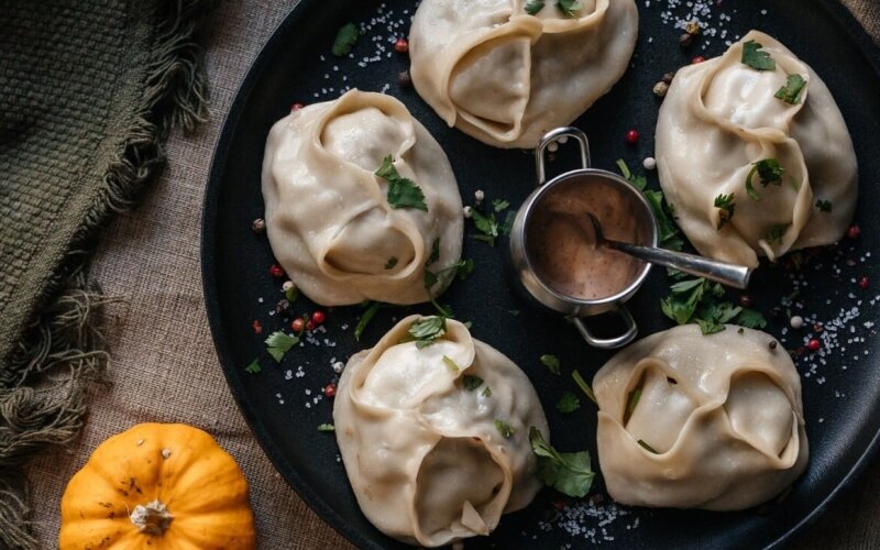Манты с рубленой говядиной и тыквой