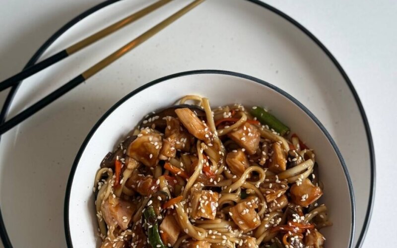 WOK лапша/рис с курицей