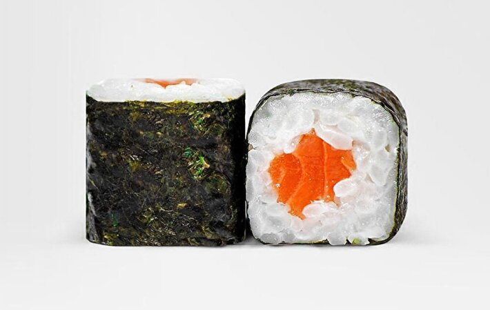 Маки ролл с лососем