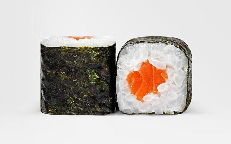 Маки ролл с лососем