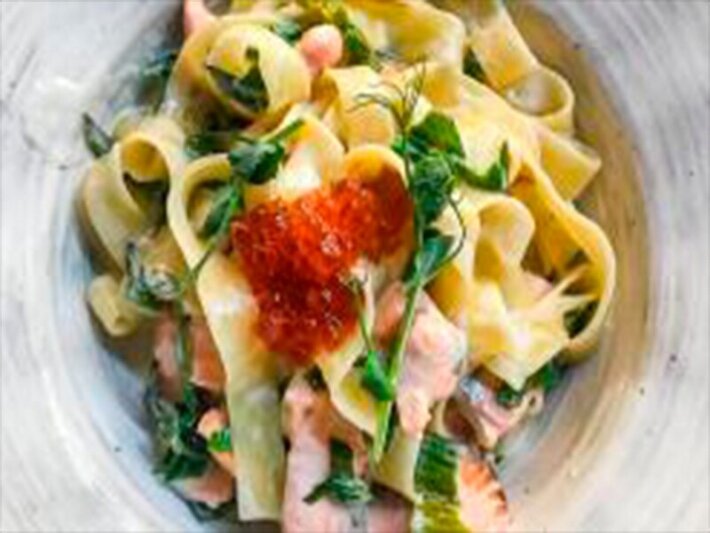 Тальятелле с лососем в сливочном соусе