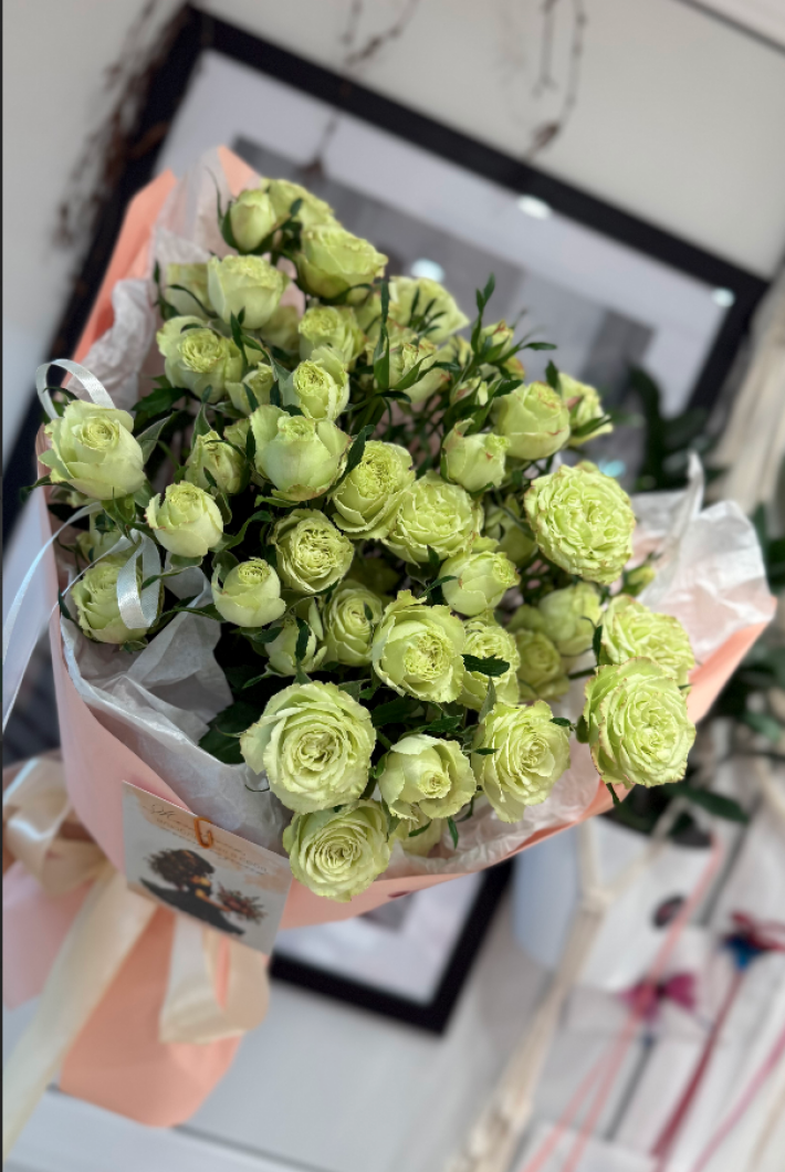 Букет из кустовых роз №9