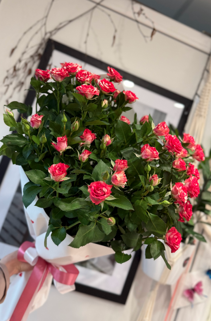 Букет из кустовых роз №8