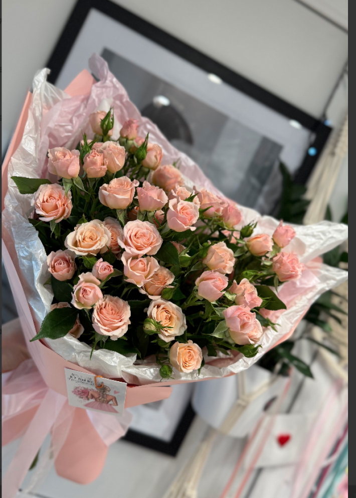 Букет из кустовых роз №7