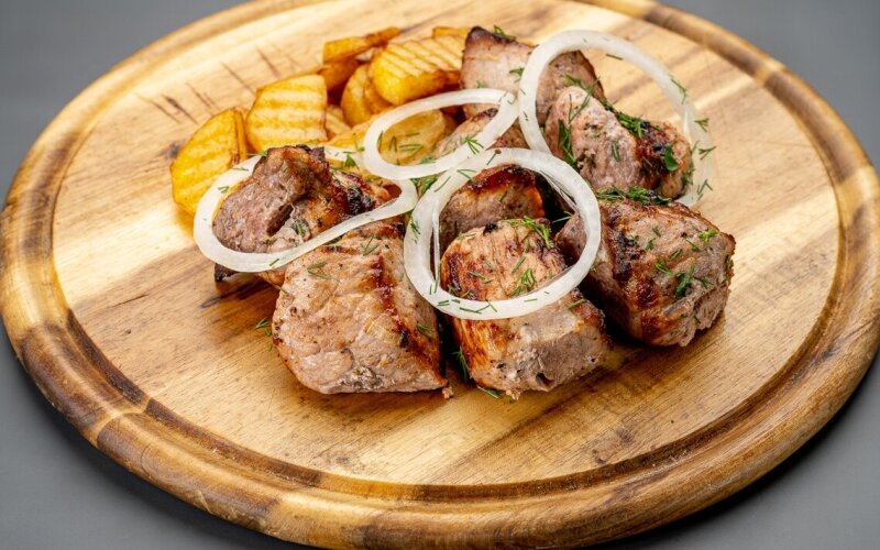 Шашлык из свиного окорока