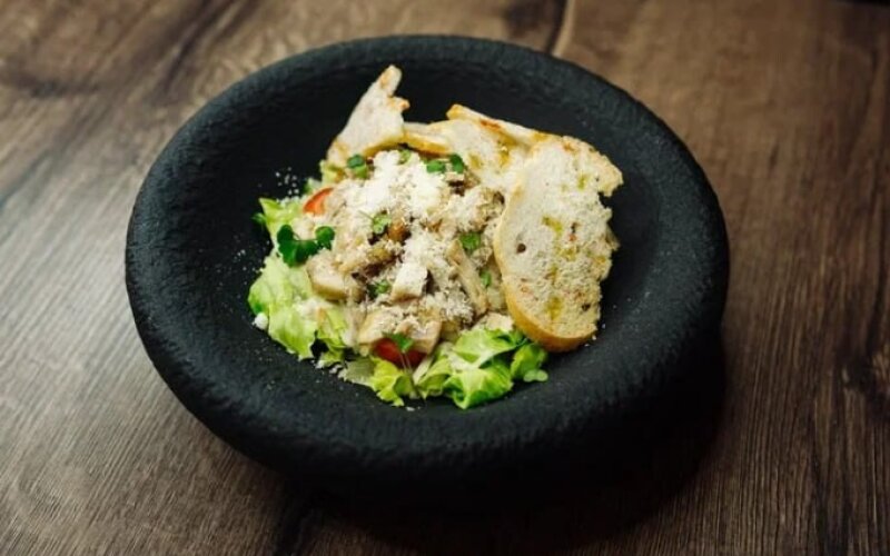 Салат «Цезарь» с курицей