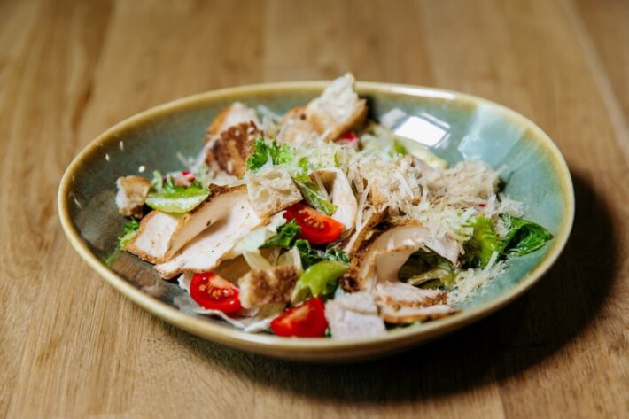 Цезарь с курицей