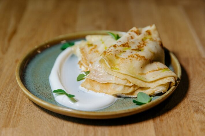 Блины со сметаной