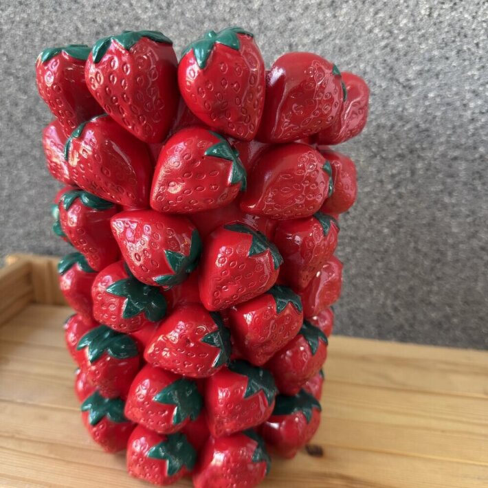 Ваза «Клубничная»