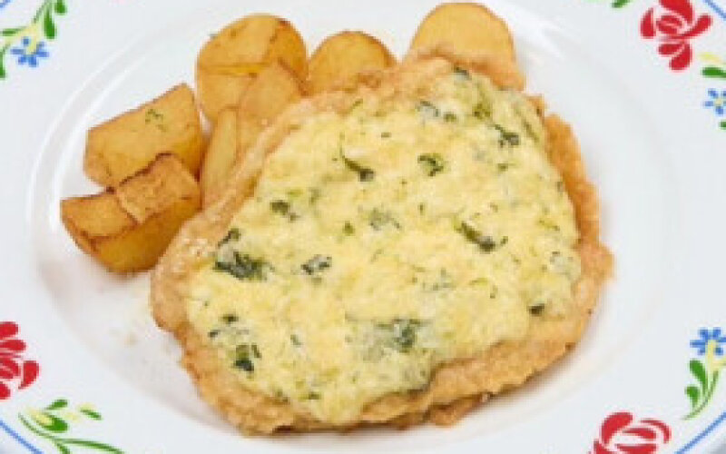 Драники с куриными бёдрами и беконом