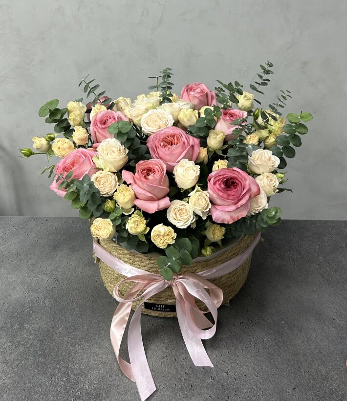 Корзина с пионовидными розами XXL