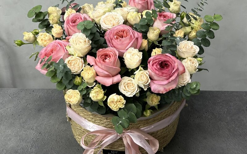 Корзина с пионовидными розами XXL