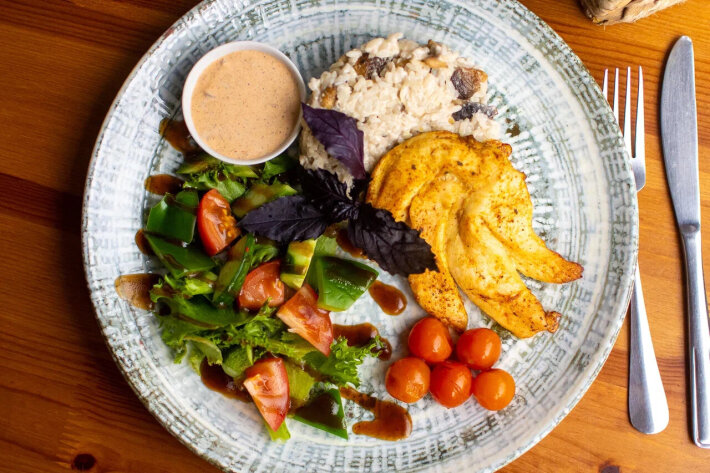 Грудка цыплёнка с грибным ризотто