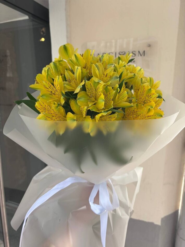 Букет альстромерий