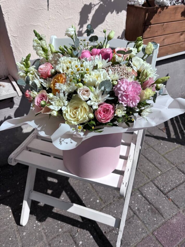 Шляпная коробка сборная в нежных тонах