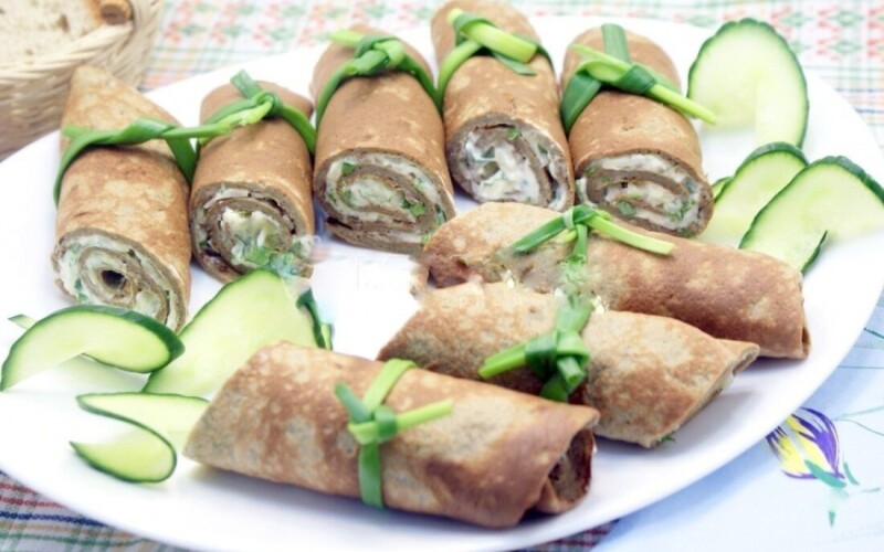 Рулетики из печени с начинкой