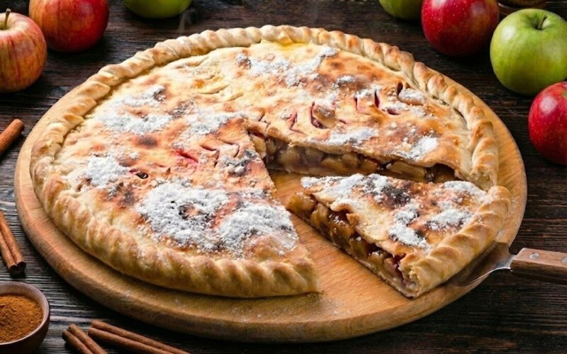 Пирог с яблоком и корицей