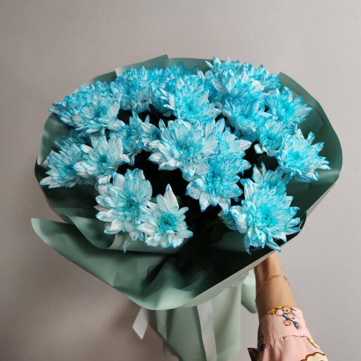 Букет из голубой хризантемы