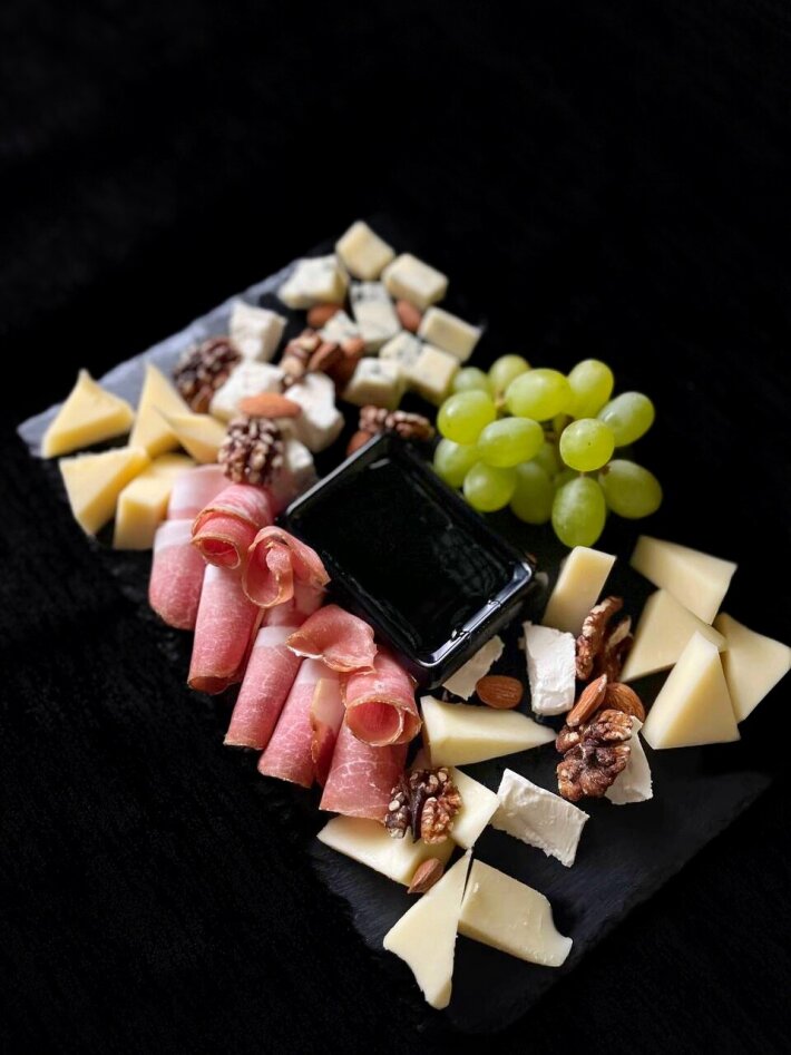 Закуска к вину