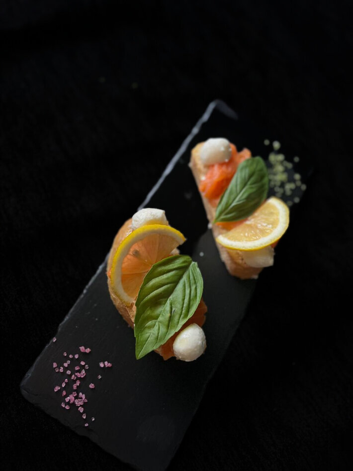 Ассорти из закусочный брускетт