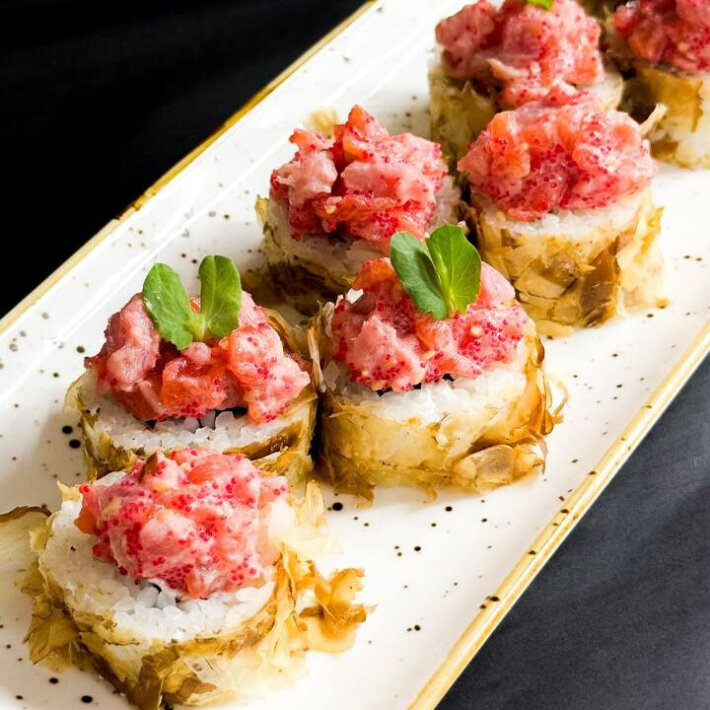 Ролл с шапкой тартар