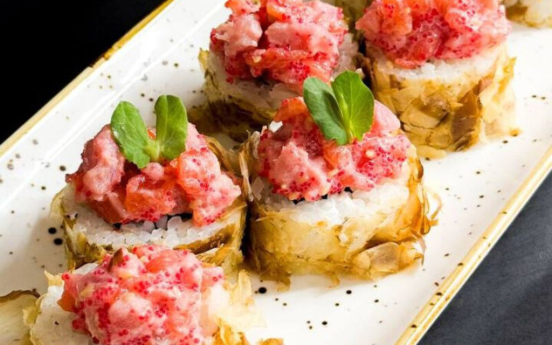 Ролл с шапкой тартар