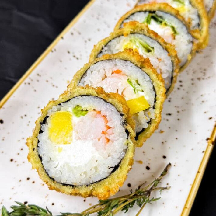 Ролл «Темпура с креветкой и манго»