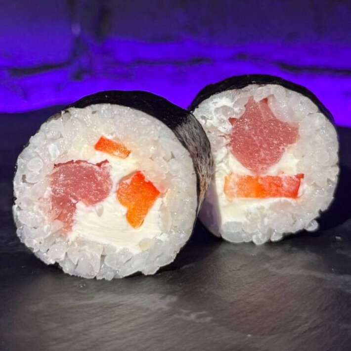 Ролл «Сяке маки с тунцом и перцем»