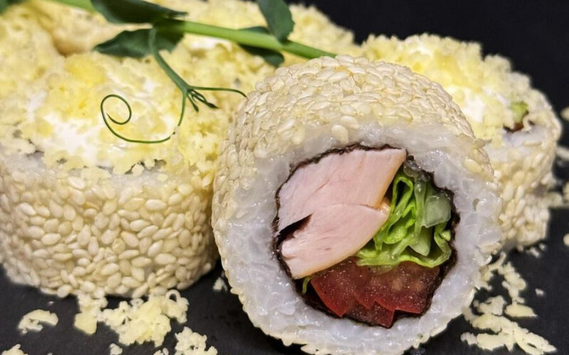 Ролл «Цезарь с курицей»