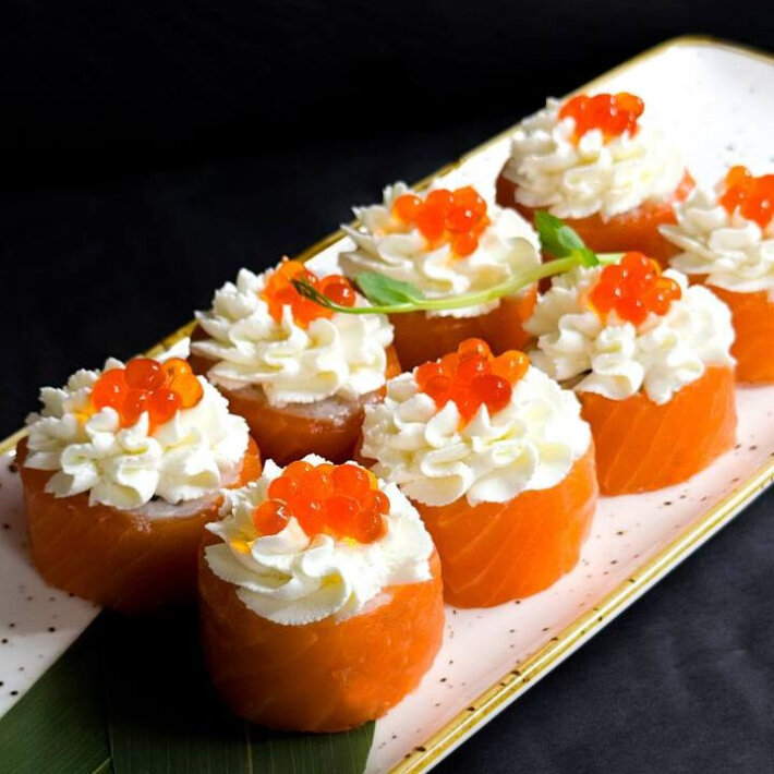 Ролл «Филадельфия с манго»