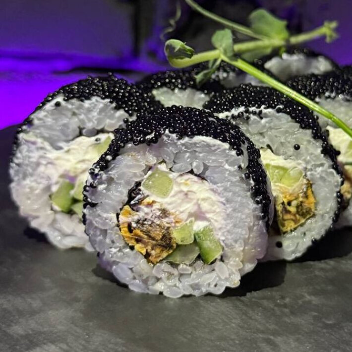 Ролл с мидией