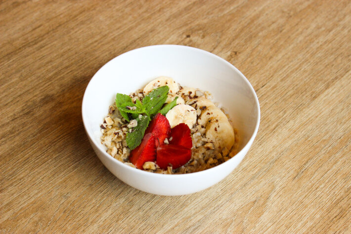 Овсяная каша с фруктами