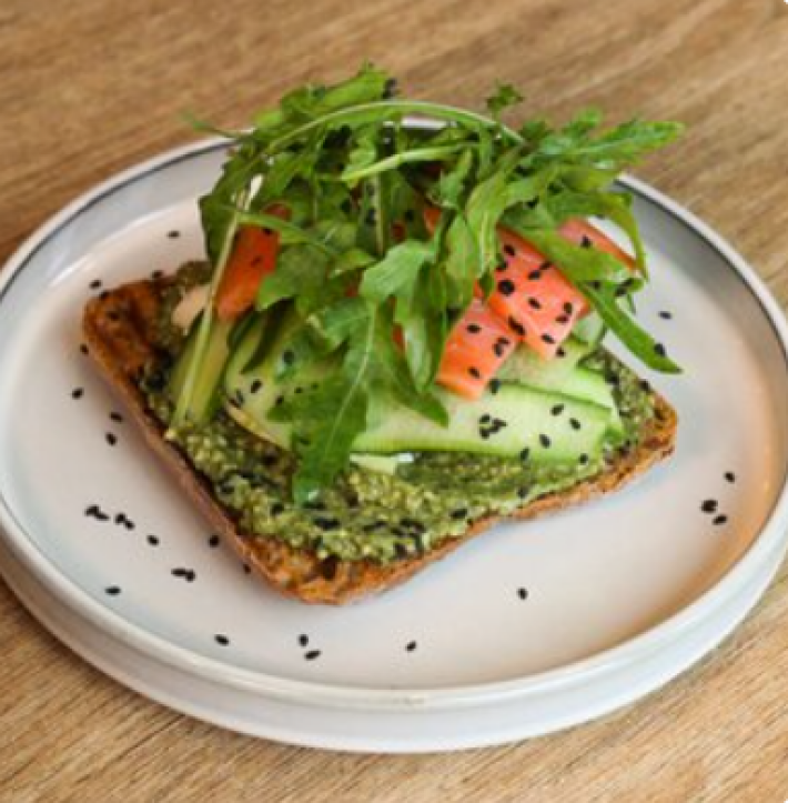 Тост с лососем