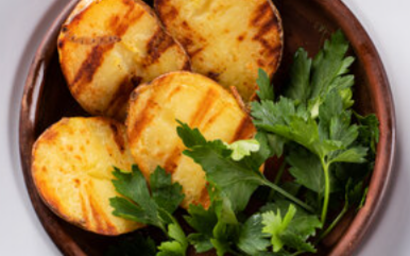 Картофель на мангале